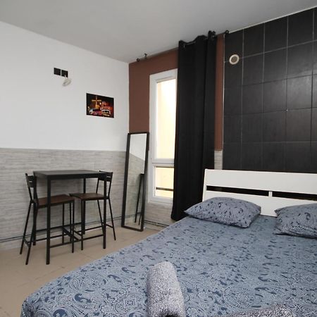 04 - Chambre Avec Lit Double Proche Paris Et Transports Wifi Сен Дени Екстериор снимка