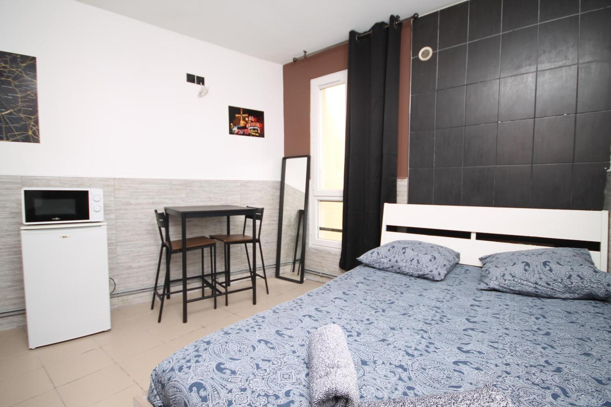 04 - Chambre Avec Lit Double Proche Paris Et Transports Wifi Сен Дени Екстериор снимка